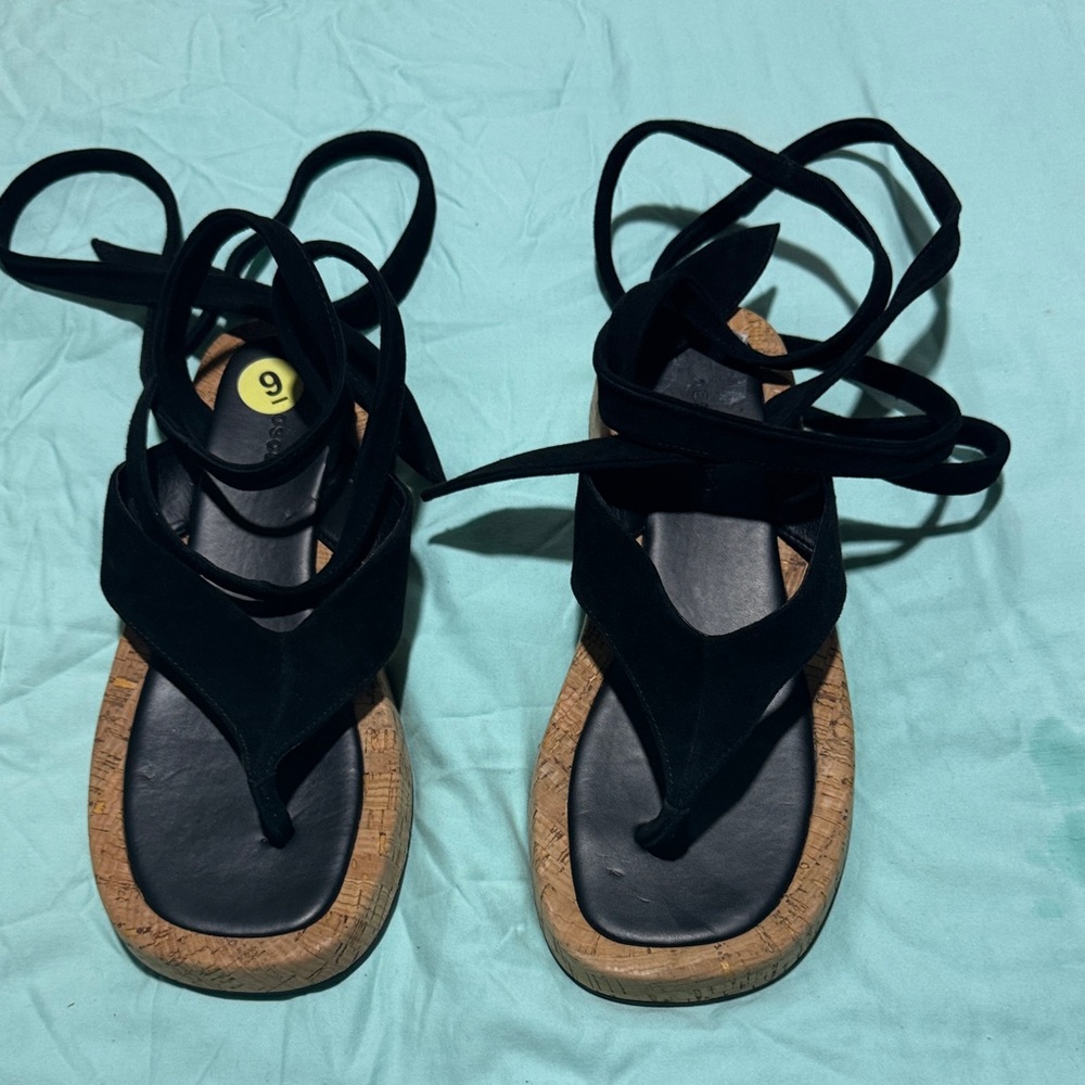 Aerosoles Black Strappy Sandals